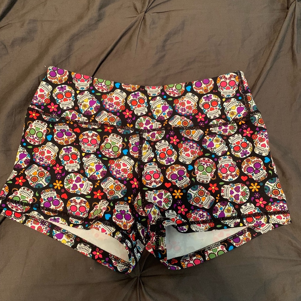 Savage skull shorts